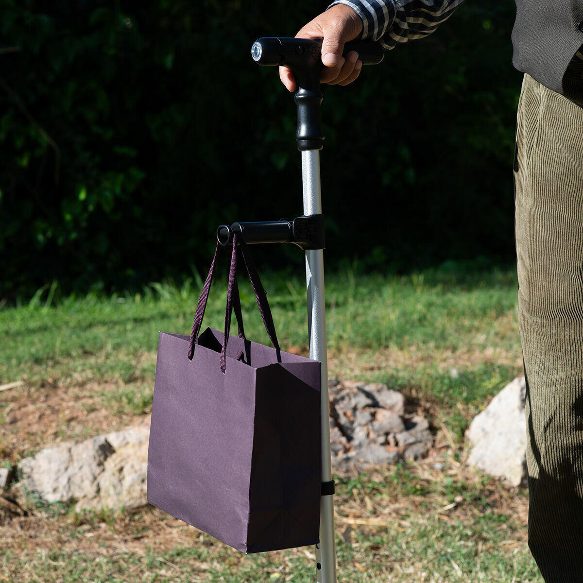 Bastón Extensible con LED, Alarma y Mano Mecánica Hannde